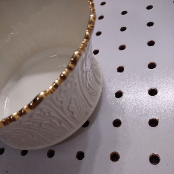 Lenox Keepsake Dish with Gold Trim - Picture 5 of 7
